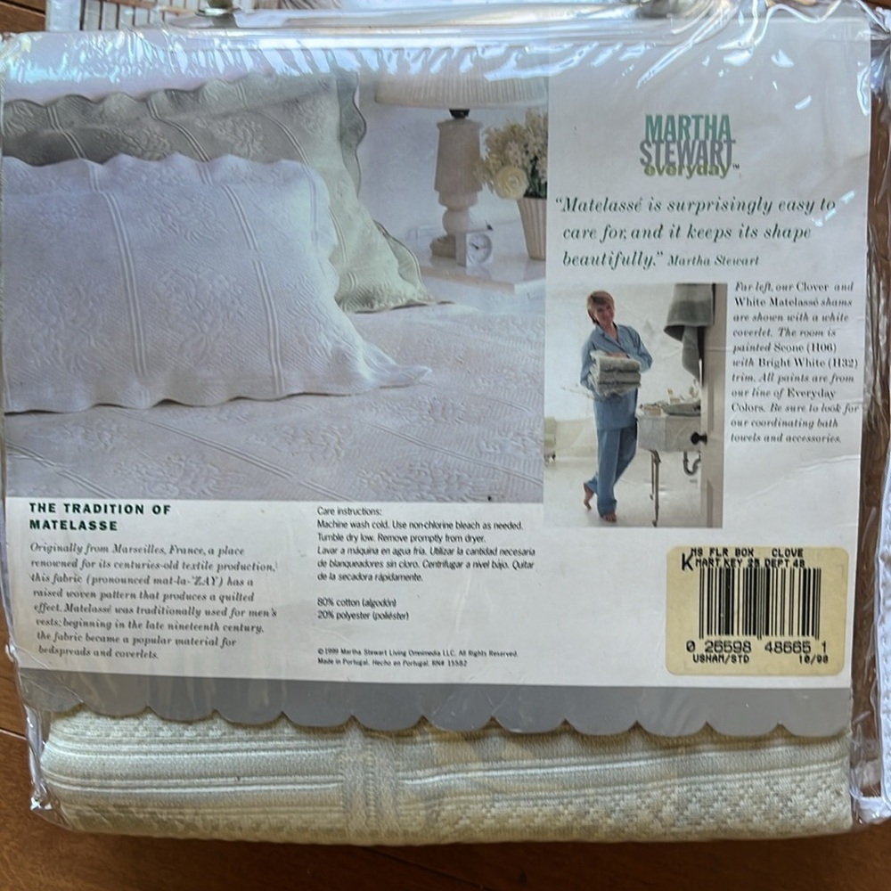 Vintage Martha Stewart Celery Green Color Standard Shams 2 cases - Picture 3 of 3